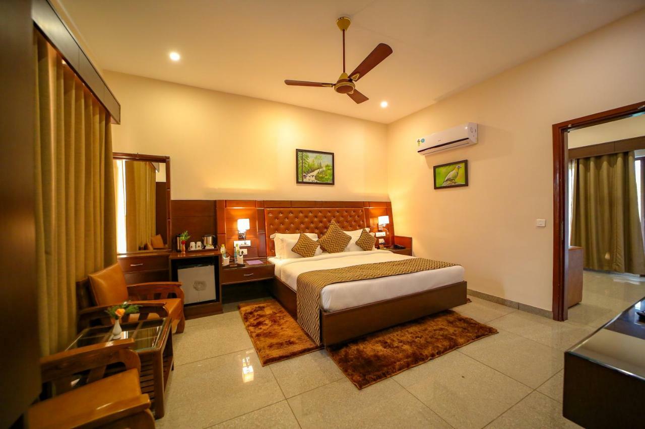 Corbett The Baagh Spa & Resort Rāmnagar Exterior photo