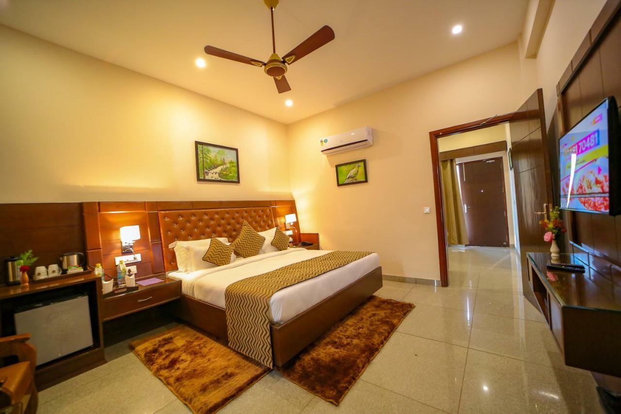 Corbett The Baagh Spa & Resort Rāmnagar Exterior photo